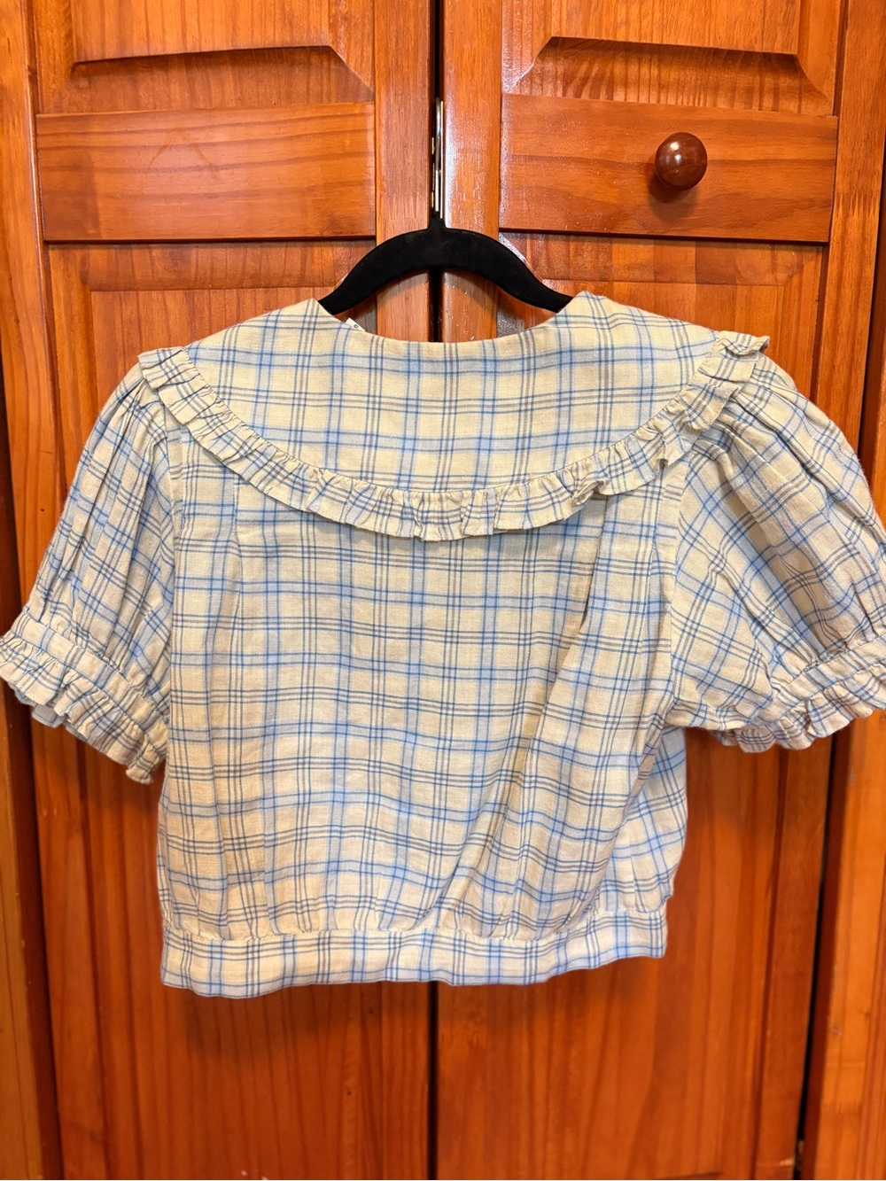 Doen Sparrow top in Meadowlark Cream & Light Blue Plaid Scalloped-Collar Crop - Picture 3 of 6